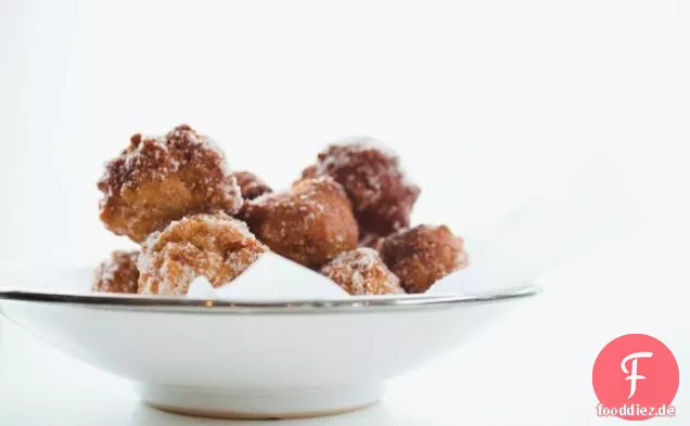 Braune Butter Donut Löcher