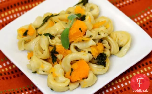 Butternusskürbis und Salbei Braune Butter mit Tortellini