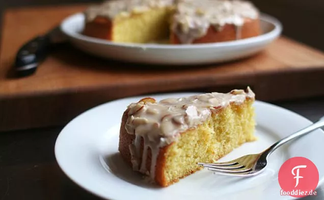 Mandel-Olivenöl-Kuchen mit brauner Butterglasur