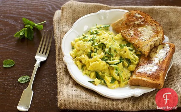 Zucchini gesprenkelt Rührei