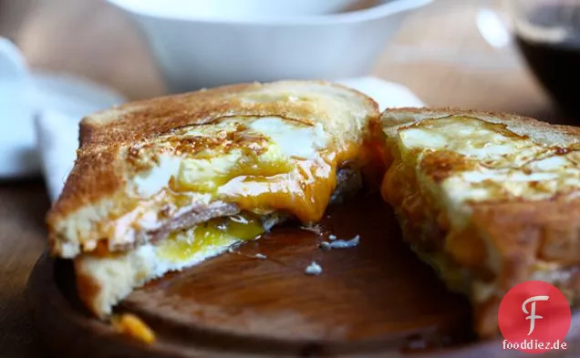 Egg-in-a-hole Gegrillter Käse