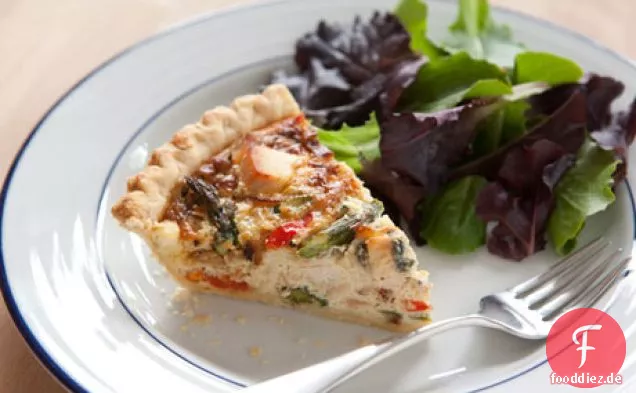 Truthahn und gebratenes Gemüse Quiche