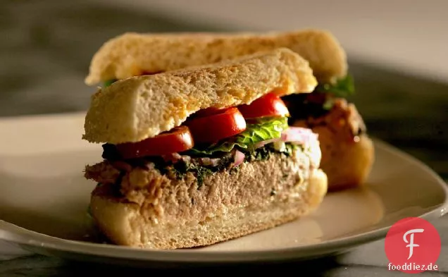 Italienisches Thunfisch-Shiso-Sandwich