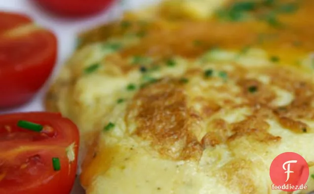Omelett mit Cheddar, Schnittlauch und Sauerrahm