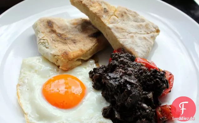Hausgemachte Soda Farls, Morcilla & Eier