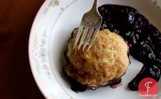 Warme Beeren mit Herdknödeln