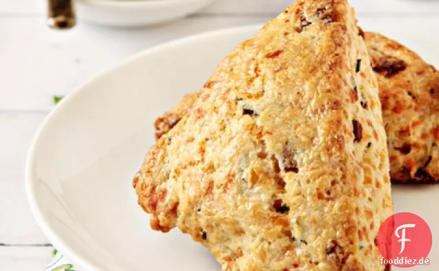 Speck und Cheddar Scones