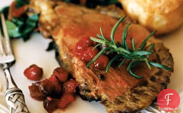 Stehender Rippenbraten mit Pfefferkornkruste