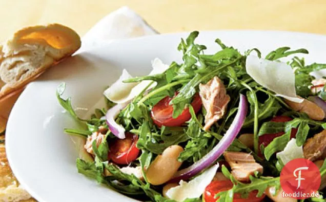 Rucola, italienischer Thunfisch und weißer Bohnensalat