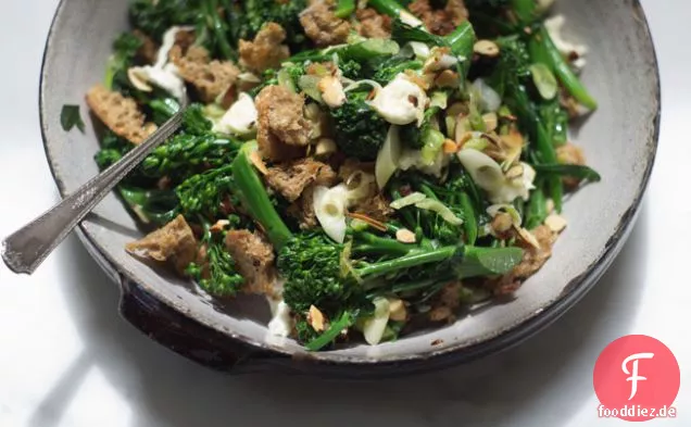 Broccolini Salat