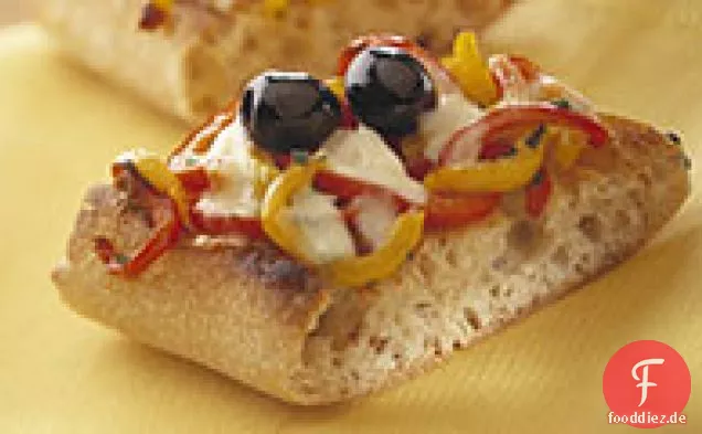 Bruschetta mit Mozzarella und Paprika