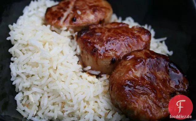 Soja, Honig & Schezuan Pfeffer Schweinemedaillons mit Ei gebratener Reis