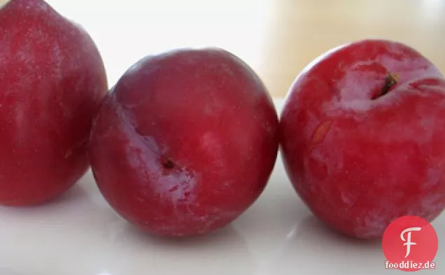Gebackene Pflaumen mit Zimt und Honig
