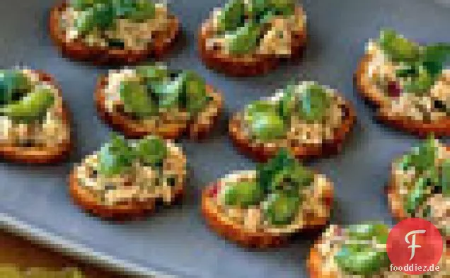 Thunfisch und Fava-Crostini