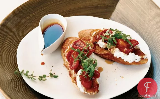 Honig-Tomaten-Bruschetta mit Ricotta