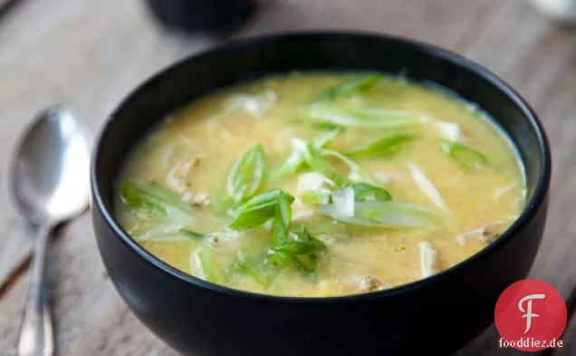 Übrig gebliebene Hühner- und Maissuppe