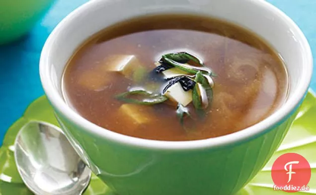 Misosuppe mit Tofu und Nori