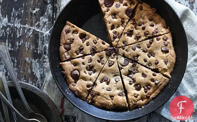 Skillet Chocolate Chip Cookie