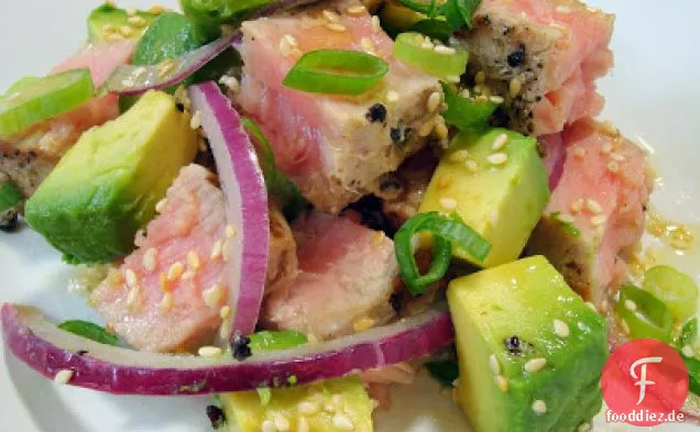 Gegrillter Thunfisch-Avocado-Salat
