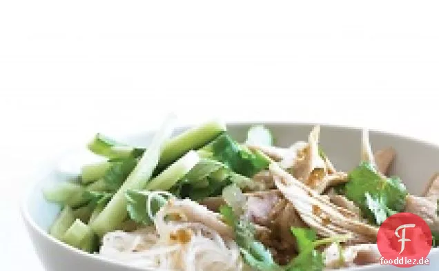 Asiatischer Nudelsalat mit Hühnchen und Koriander