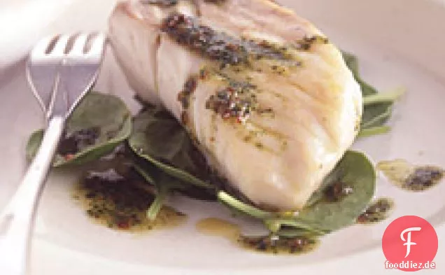 Knoblauch-Koriander-Pesto-Sauce mit sonnengetrockneten Tomaten