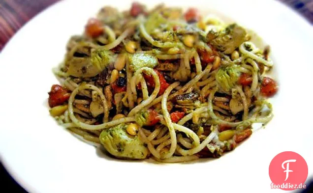 Mediterrane Thunfisch-Artischocken-Nudeln