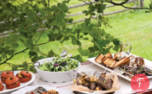 Gegrillte Rindfleisch-Kebabs mit Jakobsmuscheln, Koriander und Minze