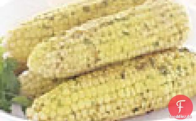 Skillet Mais auf dem Kolben mit Parmesan und Koriander