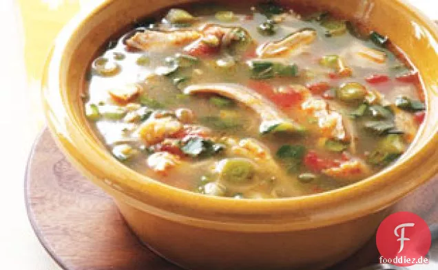 Hühnchen Und Hominy Suppe