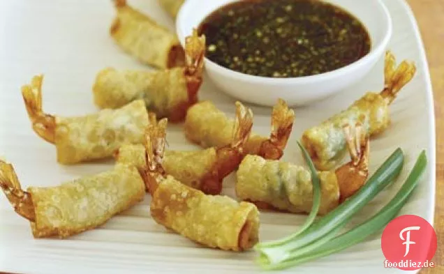 Knusprige Garnelen-Wontons mit grüner Zwiebel-Dip-Sauce