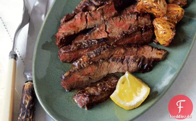 Rocksteak mit Zitrone und Chili-Bratkartoffeln