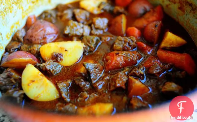 Rindereintopf mit Bier und Paprika