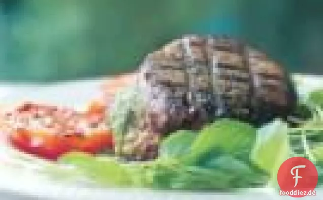 Filets Mignons Mit Pesto Und Gegrillten Tomaten