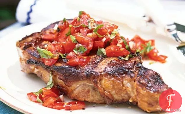 Rib-Eye-Steaks mit Tomaten-basilikum-Relish