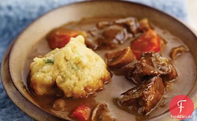 Rind-Ale-Eintopf und Grüne Zwiebel-Buttermilch-Knödel