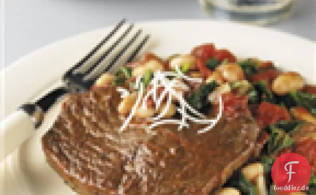 Geschmortes Rindfleisch mit Tomaten-Knoblauch-weißen Bohnen