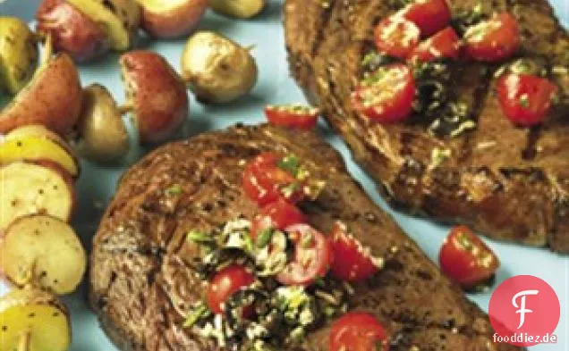 Ribeye-Steaks Mit Frischen Tomaten-Tapenade