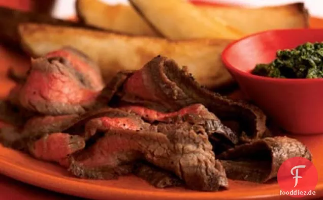Gebratenes Flankensteak mit Salsa Verde