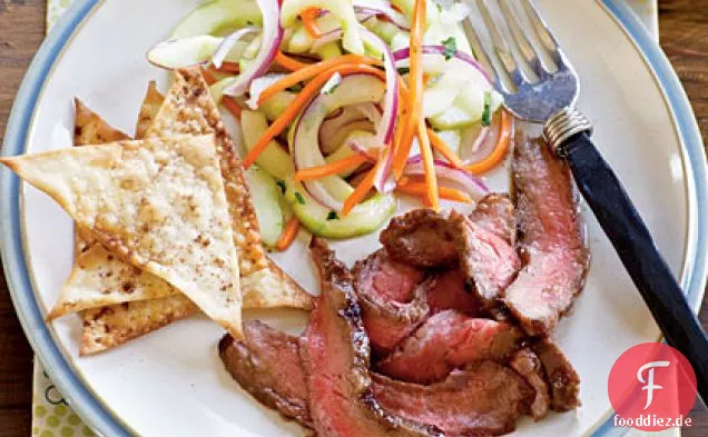 Hoisin Flank Steak mit asiatischem Gurkensalat