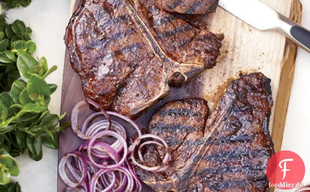 Gewürz-geriebene T-Bone Steaks