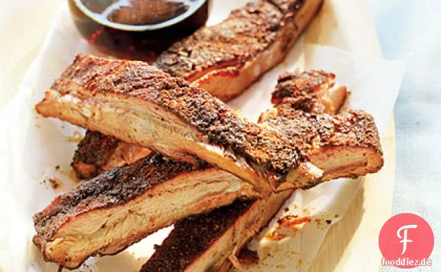 Applewood-geräucherte Spareribs mit Paprika Chili Spice Rub