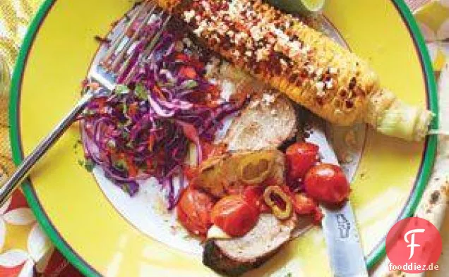 Gegrilltes Ancho-geriebenes Schweinefleisch mit Tomatensalsa