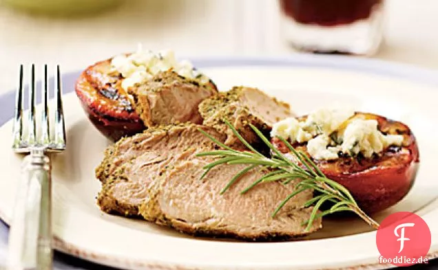 Gespickt Schweinefilet mit Blauschimmelkäse Pflaumen