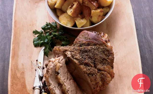 Gebratene Schweineschulter mit Fenchel und Kartoffeln