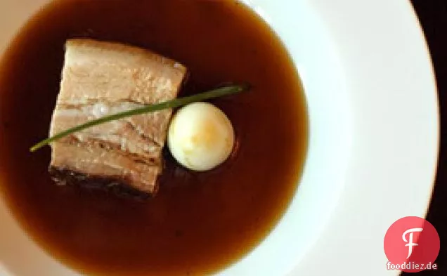 Zuckerrohr und Tee-geräucherte Schweinerippchen