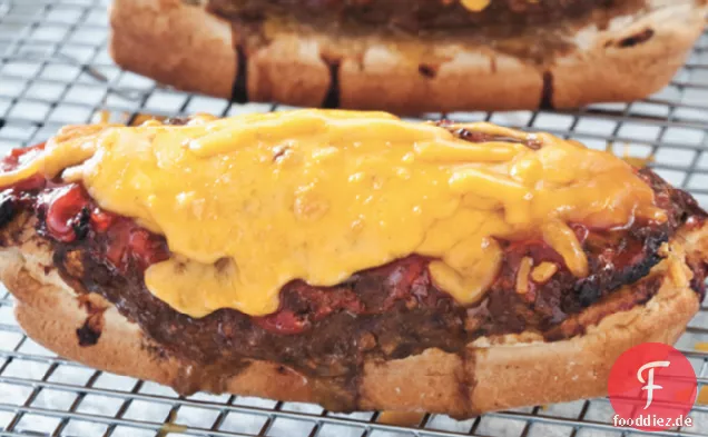 Lange Junge Cheeseburger