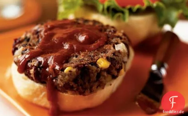 Mais-und Zwei-Bohnen-Burger mit Chipotle-Ketchup