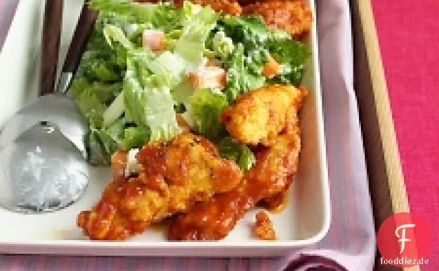 Buffalo Chicken Strips Mit Blauschimmelkäse-Salat