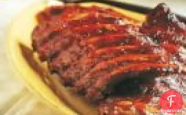 Hickory-geräucherte Rippen mit Georgia Mop Sauce