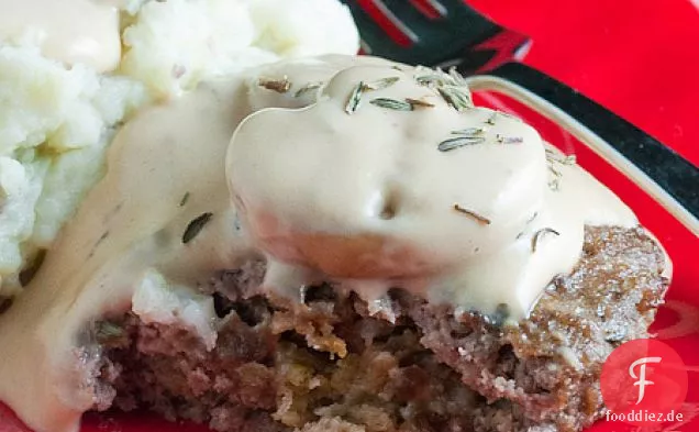 Gefüllte Rindfleischpasteten mit Pilzsauce